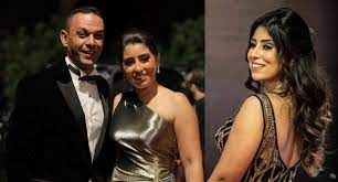 آيتن عامر تتلقى قبلة فرنسية من زوجها في عيد ميلادها شاهد