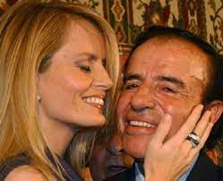 Cecilia bolocco suspendió todas sus actividades, entre otras una campaña de publicidad de unos grandes almacenes chilenos, y guarda silencio. Bild Zu Menem Oder Kirchner Stichwahl In Argentinien Bild 1 Von 1 Faz