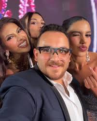 Llegó el gran día Venezuela! 🇻🇪❤️🙌🏼 Gracias, a cada uno de ustedes,  gracias a mi familia, amigos y colaboradores por ser mi fuerza, mi refugio  y mi energía infinita en este camino