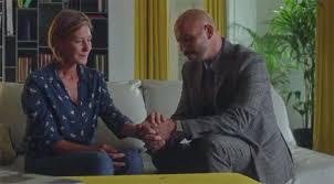 Découvrant cette nouvelle tromperie, luna décide de quitter l'appartement conjugal et de se réfugier chez guillaume (virgile bayle), son ancien petit ami (diffusion dans l'épisode 2 343 du. Nouveautes Tele Twitterissa A Lire Le Resume Complet Plus Belle La Vie Du Vendredi 27 Novembre 2020 Episode 4160 Laetitia Fait Son Choix Exit Valentin Abdel Apprend Pour Les Liberati