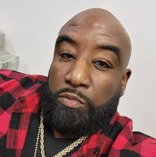 Eric Alvey's Instagram, Twitter & Facebook