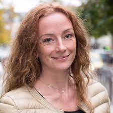 Florence cassez serbest bırakılır ve hemen fransa'ya geri gönderilir. Journaliste La Nouvelle Vie De Florence Cassez Femme Actuelle Le Mag