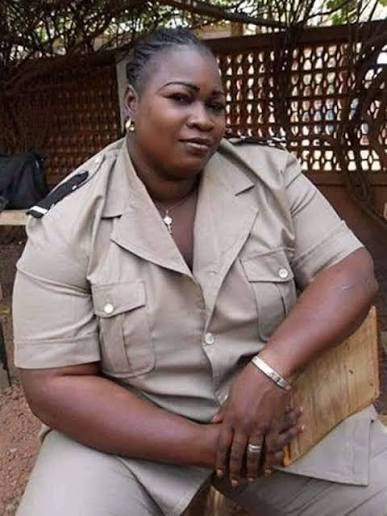 🇧🇫🇧🇫🇧🇫 Poupette, figure emblématique du Commissariat de Tampy Elle a  marqué durablement la télévision burkinabè. Dans le rôle de Poupette, agent  dynamique du Commissariat de Tampy, Josiane Ouédraogo a conquis les  téléspectateurs