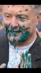 Порошенко сразу заявил, что действующая власть пытается остановить его таким образом. Ekrnvmcp7og40m