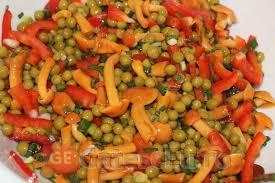 Ciupercile le speli, le tai fasii, le fierbi 20 minute. Salata Din Mazare Ciuperci Si Ardei Dulce Retete Culinare