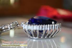In the film, treasure hunter brock lovett (played by bill paxton) is searching for the diamond in the sunken titanic. Titanic Heart Of The Ocean Cz Stone Replica Movie Prop