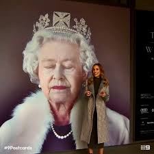 Step through time from Tudors to Windsors at the Bendigo Art Gallery,  Sunday 5.30pm! 👑 #9Postcards