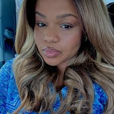 Sydney Lofton's Instagram, Twitter & Facebook