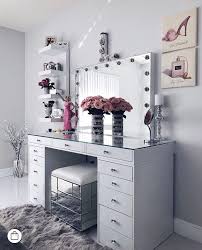 Pin By صناع الخزائن Wardrobes Maker On Room Inspiration Bedroom Vanity Vanity Room Glam Room