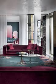 Il palazzo antilla, si trova sulla collina di cumbala, a sud di mumbai, città dell'india, è di proprietà di mukesk ambani, l'uomo più ricco dell'india. A Casa Di Luca Bombassei Dove La Milano Borghese Degli Anni 50 Diventa Pop Luxury Dining Chair Dining Room Colors Interior Design