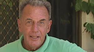 Tourists flee 'drunk, aggressive' tour guide in Darwin; tour company owner  apologises