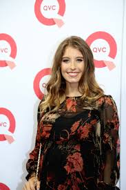 Cathy hummels selbst lässt gerüchte entstehen. Datei Cathy Hummels Qvc Schwanger Jpg Wikipedia