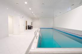 Das schwimmbad im haus obermaiselstein steht allen unseren urlaubsgästen die im haus obermaiselstein gebucht haben kostenlos zur verfügung. Indoor Pool Mit Diesen Kosten Sollten Sie Kalkulieren