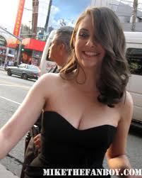 Community's alison brie stars in scream 4 as sydney prescott's book publicist. Anushika S Celebrity Photo Gallery Scream 4 World Premeire Anna Paquin Courteney Cox Neve Campbell David Arquette Lucy Hale Mike The Fanboy