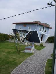 Die gewohnte welt kann man in trassenheide auf der insel usedom mal anders herum erleben. Ein Kopfstehendes Haus Bild Erlebniswelt Die Welt Steht Kopf In Trassenheide
