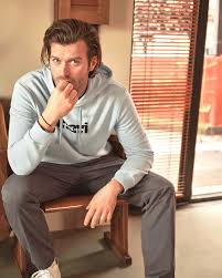 Best model of turkey ve best model of the world gibi yarışmalarla adını duyuran kıvanç tatlıtuğ, oyunculuk. Fuckyeahkivanc Tatlitug