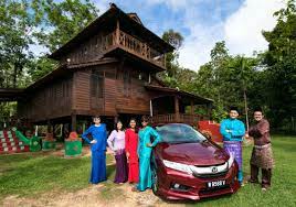 Mereka pulang ke kampung menyambut hari raya dan merancang untuk bertanding siapa yang memperolehi duit raya paling banyak. 7 Things Only Malaysians Who Celebrate Hari Raya In Klang Valley Can Relate To Lifestyle Rojak Daily