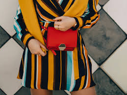 Blusas femininas lindas com uma grande variedade de modelos. Listras Coloridas Sao A Nova Tendencia Saiba Como Usar