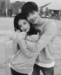 Quiz e testes de personalidade sobre kpop jennie lisa jisoo rosé jimin hoseok jin suga jungkook namjoon taehyung momoland bts nct twice nayeon momo sana . Story Of Namjen Rm Jennie Back At Blackpink S Dorm Wattpad