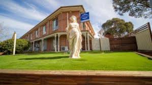 Find the best hotels and accommodation in queanbeyan by comparing prices from the top travel providers in one search. Hotels Forrest Australien Hotels In Forrest Hotelreservierung Eskytravel De