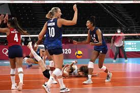 Volleyball is a team sport in which two teams of six players are separated by a net. Y9qvvxucc005wm