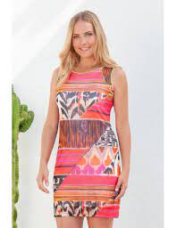 Un style féminin avec un nœud en option à l'épaule, la robe de maternité droite avec nœud, corail, seraphine est parfaite pour les mariages, les fêtes ou toute occasion élégante. Robe Ete Droite Chic Resille Corail Imprime Ethnique Indi Bleu D Azur