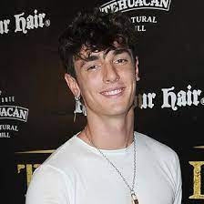 Although he's one of the most popular influencers on the internet, that doesn't mean bryce hall is immune from the normal process of aging. La Mayor Cuts Power At Bryce Hall Noah Beck S Tiktok House
