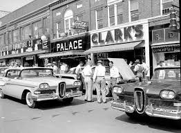 Edsels On Broad Street In Kingsport Tn Edsel American Classic Cars Car Dealership