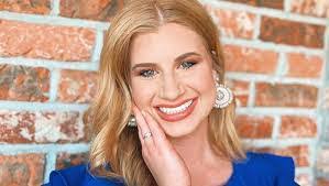 Amber Coddington's Instagram, Twitter & Facebook