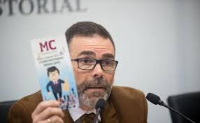 López renuncia a sus ingresos privados en plena polémica por los sueldos  municipales