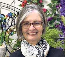 Lesley Maxfield's Instagram, Twitter & Facebook