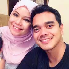 Music video by alif satar performing cukup indah. Rotikaya Sweet Betul Alif Satar Dengan Isteri Facebook