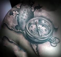 Jedes gute tattoo studio wird dir auch einen entwurf zu deinen wünschen anbieten. Erstaunlicher Detaillierter 3d Kompass Mit Karte Und Koordinaten Tattoo Am Rucken Tattooimages Biz