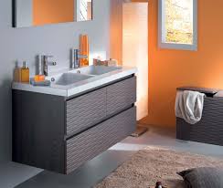 Osez Les Couleurs Chaudes Pour Votre Decoration Interieure Une Salle De Bain Orange Et Salles De Bains Oranges Salle De Bain Orange Et Gris Idee Salle De Bain