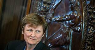 May 24, 2021 · rengeteget köszönhet férjének karikó katalin, hiszen ő tette lehetővé számára, hogy valóra válthatta kutatói terveit. Index Belfold Kariko Katalin Beismerte Hogy Beszervezte Az Allambiztonsag