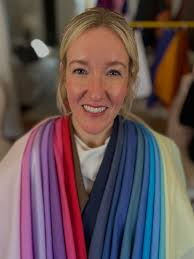 Look at that gorgeous Autumn rainbow of WOW colors!!!! This is one of my  FAVORITE parts about the color session! 🥰 My other favorite part is  sending you home with empowerment, tools,