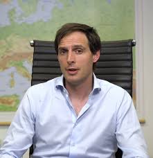 Hij had verschillende leidinggevende functies bij shell, onder meer in duitsland. Wopke Hoekstra à¤ª à¤¸ à¤Ÿ Facebook