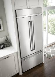 In fact, many white appliances lend themselves to a minimalist kitchen, providing a sleek, clean look in bright whites. Kitchenaid Full Size Refrigerators Refrigeration Appliances Kbfn506e