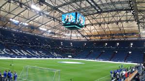 Arena are 62.271 locuri în meciurile de bundesliga și 54.740 locuri în meciuri internaționale. Schwimmen Auf Schalke Swim De