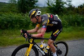 Spectator causes crash at tour de france 00:54. Ivl7px16jp6rum