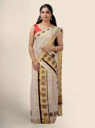 The keralites prefer a simple living and it is reflected in the way they dress. Kerala Set Mundu Jolly Silks