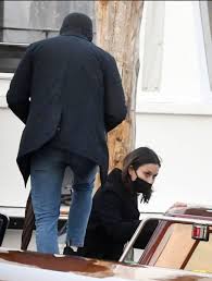 Mary rose byrne (born 24 july 1979 citation needed) is an australian actress.she made her screen debut in the film dallas doll (1994), and continued to act in australian film and television throughout the 1990s. Melanie Sykes With Riccardo Simionato Arrive Back In Venice Famousfix Com Post