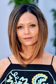 Bob frisuren hinten kurz vorne lang bob frisur hinten kurz vorne. Long Bob Vorne Lang Hinten Kurz Mittelscheitel Ombre Karamell Dunkler Ansatz Lange Bob Frisuren Bob Frisur Frisur Bob Hinten