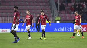 Tapeta se snadno lepí i snadno odstraňuje. Derby Slavia Sparta Adam Hlozek Je Nejmladsi Hrac Slagru Zari Technikou I Vybusnosti Isport Cz