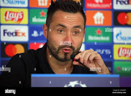 Roberto de zerbi 2022 hi-res stock photography and images