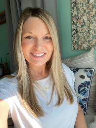 Hello, I'm 32 years old, single, and the mother of a beautiful daughter.✨✨ 