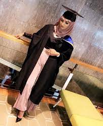 Just a quick snippet on how to wear the most popular types of caps/underscarves for underneath the hijab. 17 Best Hijab Graduation Outfit Ideas Graduation Outfit Hijab Graduation Outfit Hijab Fashion
