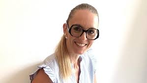 Cayeux-sur-Mer: Julie Dubois-Dumont embaume le Salon du livre de son  troisième roman