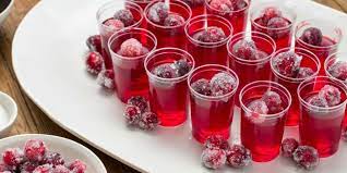Thanksgiving Is Closer Than You Think Cope With Cranberry Jell O Shots Recette Recette Verrine Shots En Gelee Recette