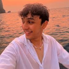 Avani Dave (@avdaveeee)